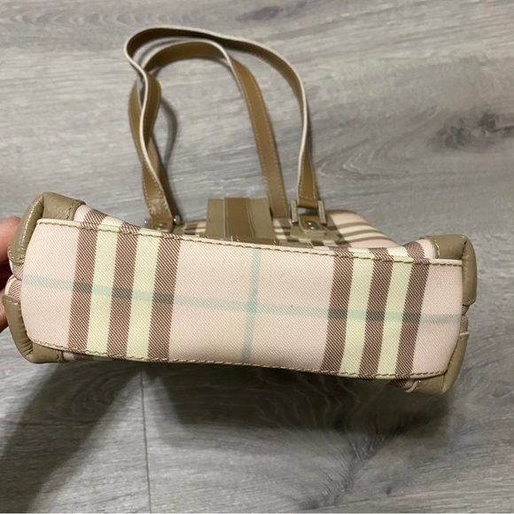 AUTHENTIC BURBERRY PINK PLAID PURSE - Picture 4 of 9